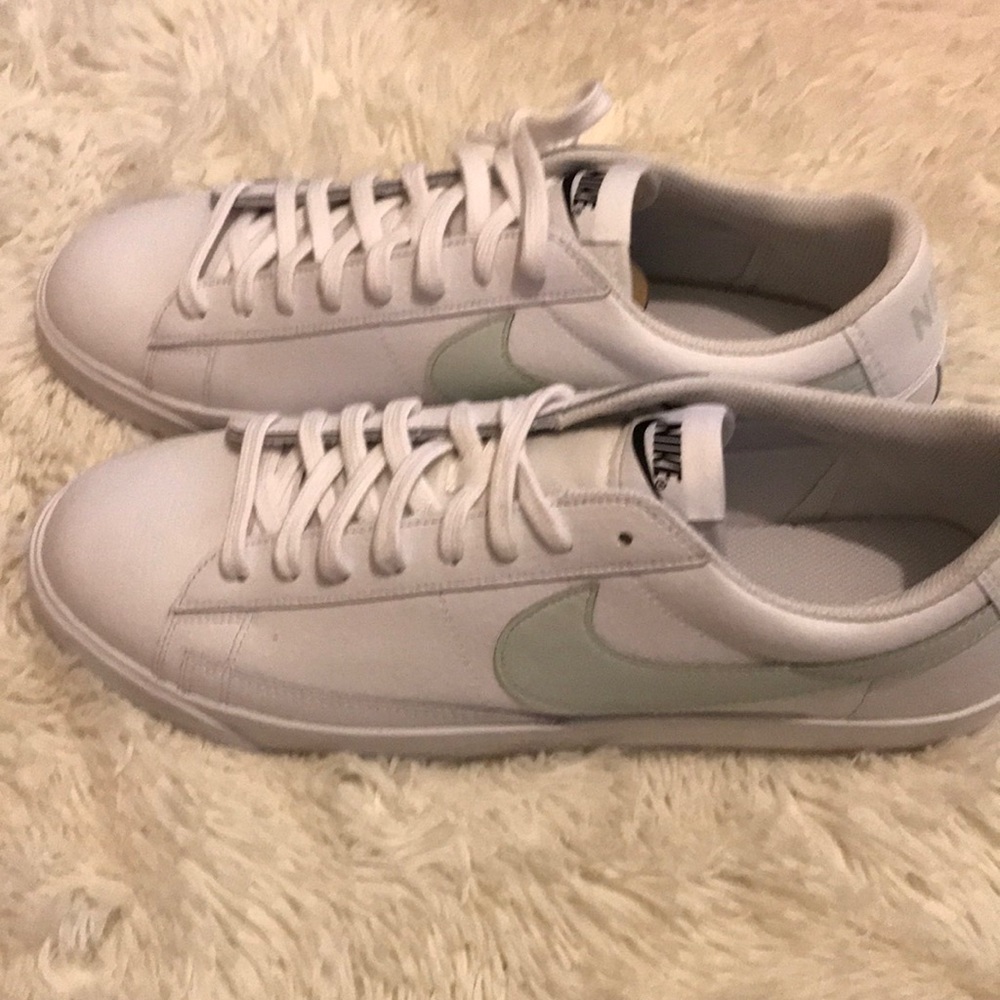 Blazer low lx white/barely grey (Nike shoes)